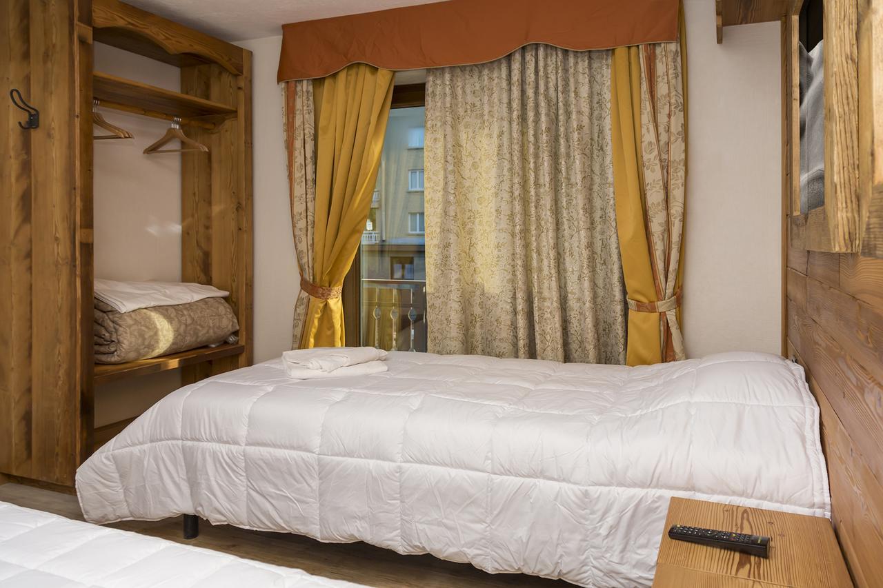 Hotel Clotes Саузе-д'Ульс Экстерьер фото