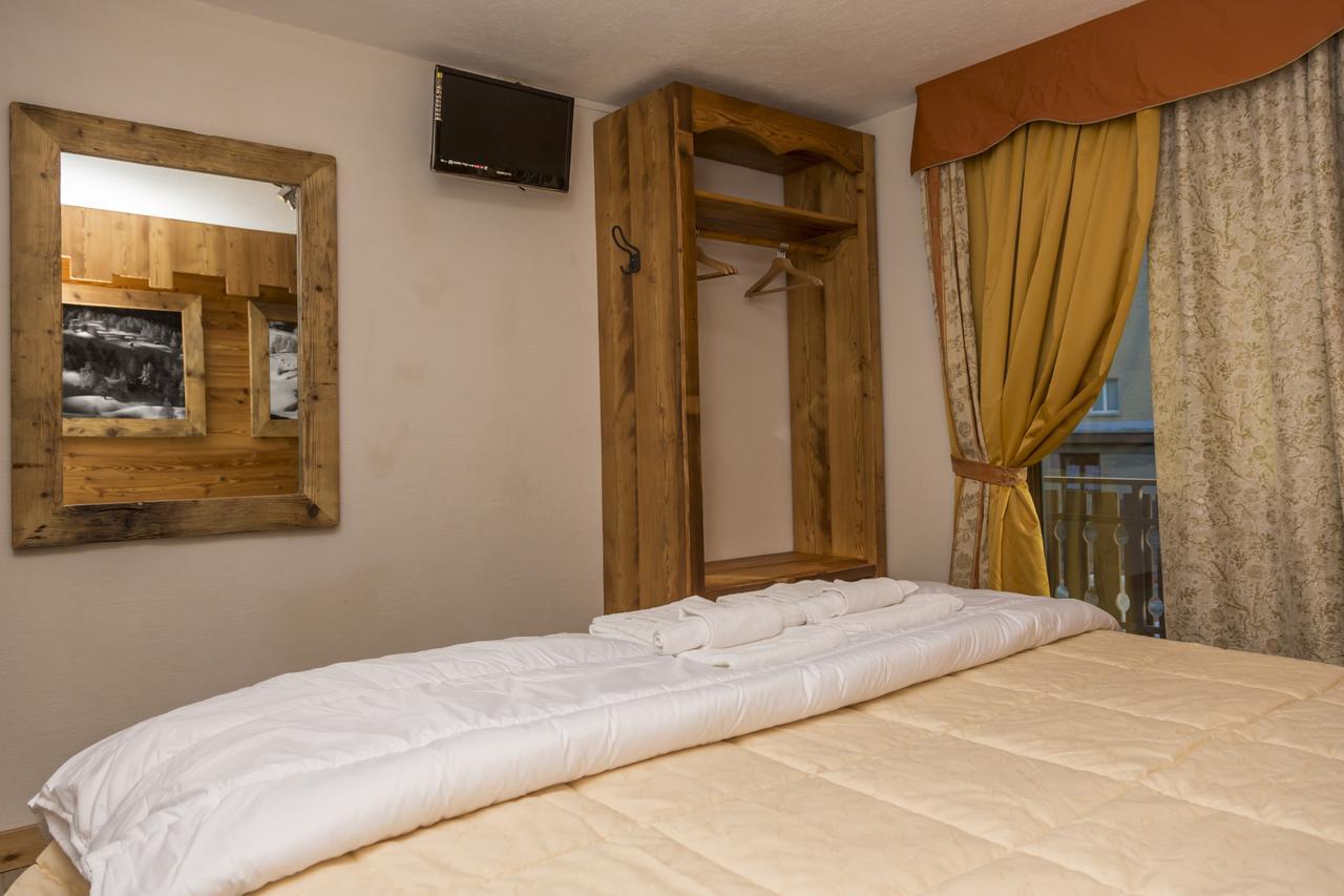 Hotel Clotes Саузе-д'Ульс Экстерьер фото